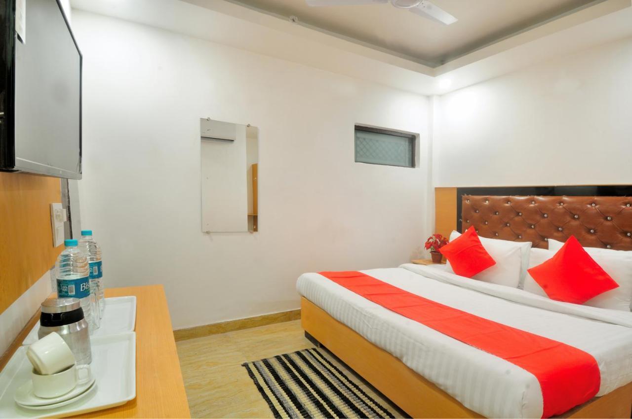 Hotel Noida Delight Exterior photo