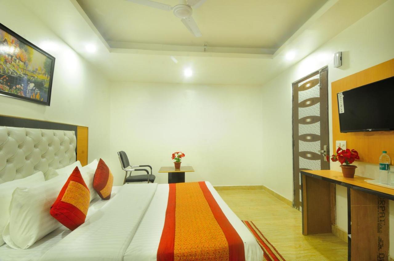 Hotel Noida Delight Exterior photo